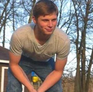 Meet your Posher, Derek